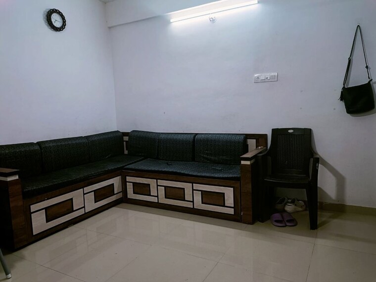 Living Room, sus 1 Bedroom 550 Sq.Ft. Apartment In Sus Pune 10151924