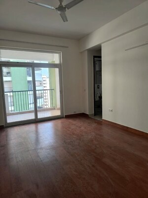 Room in 3 BHK Apartment at Parx Laureate, Sector 108 – for Rent