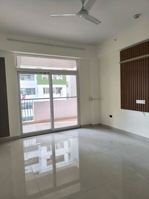 Room in 3 BHK Apartment at Parx Laureate, Sector 108 – for Rent