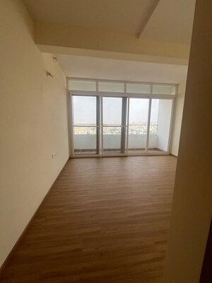 Room in 4 BHK Apartment at Habitat Aura, Bannerghatta Road – for Sale