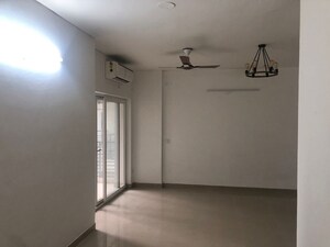 Room in 3.5 BHK Apartment at Spaze Privy AT4, Sector 84 – for Rent