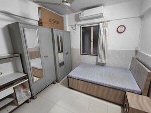 Room in 1 BHK Apartment at Andheri West – for Rent
