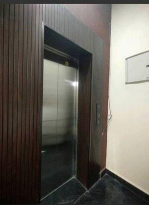 Lift in 2 BHK Builder Floor at Sector 38 – for Rent