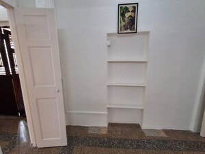 Furnished Amenities in 1 BHK Apartment at Khar West – for Rent