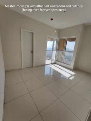 Room in 2 BHK Apartment at Godrej Park Ridge, Manjari – for Rent