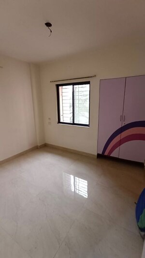 Room in 2 BHK Apartment at Thane West – for Rent