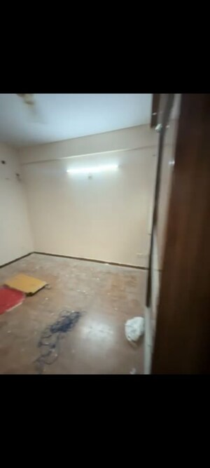 Room in 3 BHK Apartment at Wave Executive Floors, Wave City – for Rent