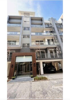 2.5 BHK + Study Room,Basement Builder Floor For Sale in Smart World Gems