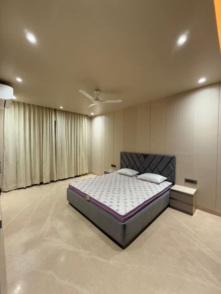 Bedroom, sector 7 2.5 Bedroom 1489 Sq.Ft. Apartment In Sector 7 Gurgaon 10152086