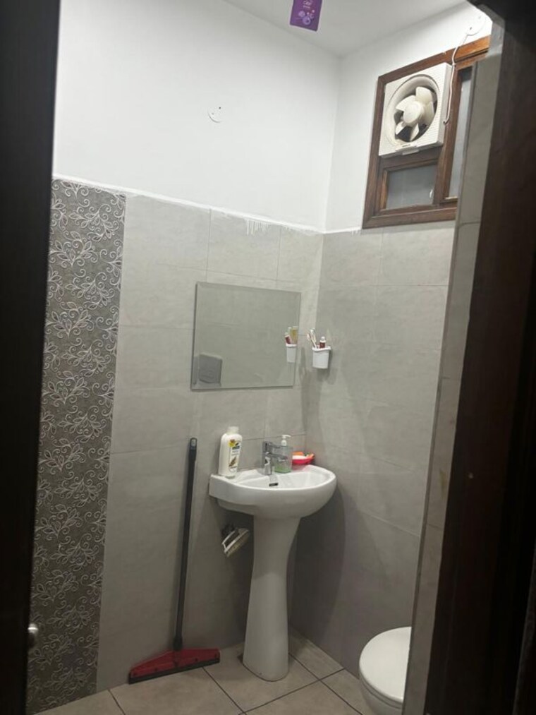 Bathroom, mullanpur 3 Bedroom 1430 Sq.Ft. Apartment In Mullanpur Mohali 10152061