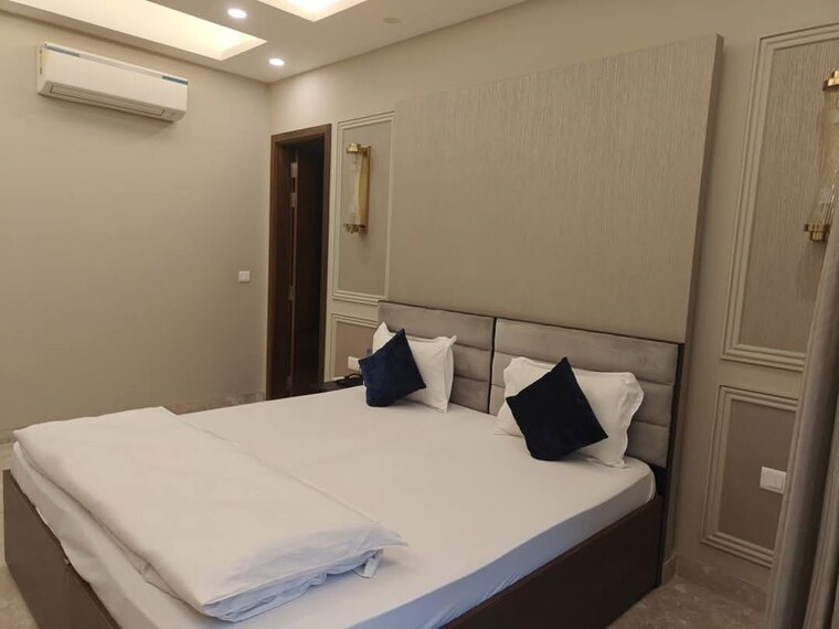 Bedroom, sector 7 3 Bedroom 1832 Sq.Ft. Apartment In Sector 7 Gurgaon 10152118