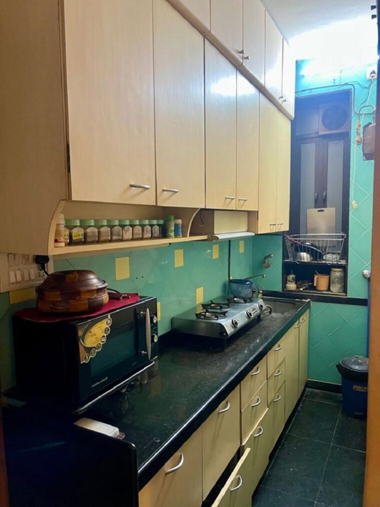 Kitchen, bandra west 1.5 Bedroom 750 Sq.Ft. Apartment In Bandra West Mumbai 10152119