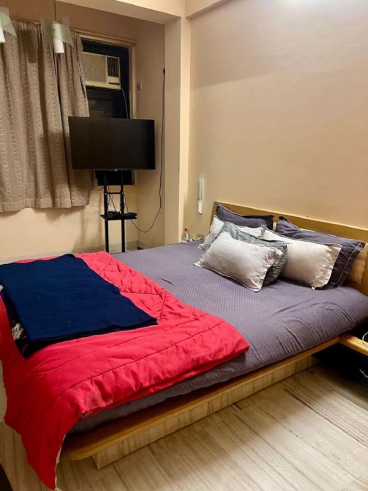 Bedroom, bandra west 1.5 Bedroom 750 Sq.Ft. Apartment In Bandra West Mumbai 10152119