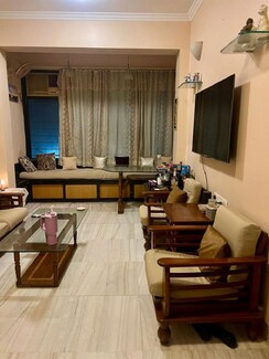 1.5 BHK + Pooja Room Apartment For Rent in Bandra West