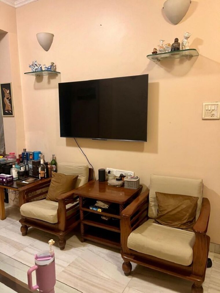 Living Room, bandra west 1.5 Bedroom 750 Sq.Ft. Apartment In Bandra West Mumbai 10152119