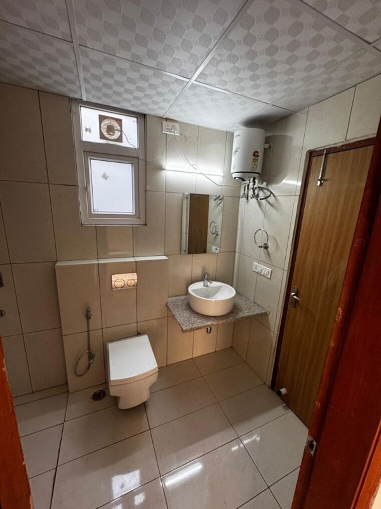 Bathroom, ss-linden 4 Bedroom 2750 Sq.Ft. Apartment In Sector 84 Gurgaon 10152151