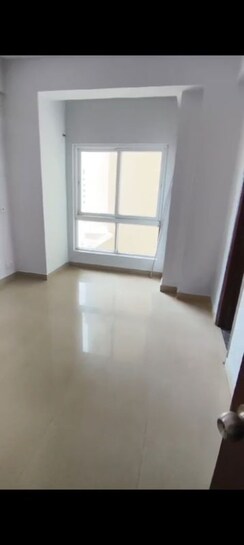 3 BHK Apartment For Sale in Mahagun Moderne