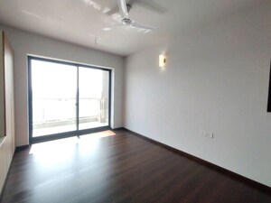 Room in 2.5 BHK Apartment at Krisumi Waterfall Residences, Sector 36a – for Rent