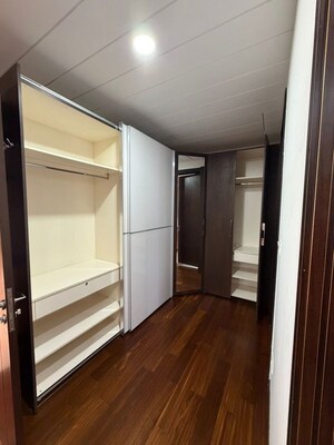 Room in 4 BHK Apartment at Prestige White Meadows Villas, Whitefield – for Rent