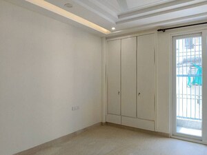 Room in 4 BHK Builder Floor at Defence Colony – for Rent