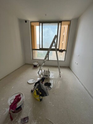 Room in 2 BHK Apartment at Hiranandani Eagleridge Wing A, Thane West – for Rent