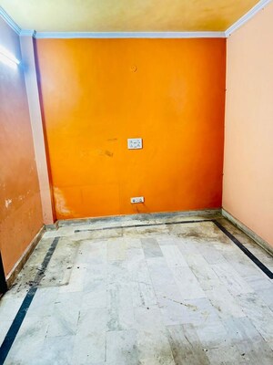 Room in 1 BHK Apartment at Laxmi Nagar – for Sale