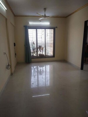 Room in 3 BHK Apartment at Vaibhav Vilas CHS, Majiwada – for Rent