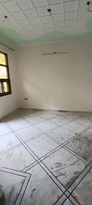 2 BHK Builder Floor For Rent in Rohini Sector 8