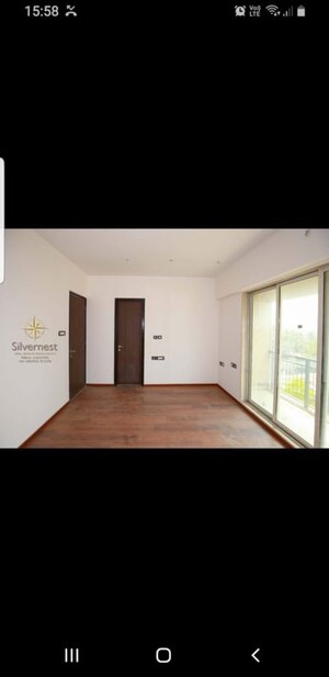 Room in 5 BHK Apartment at Dheeraj Insignia, Bandra East – for Rent