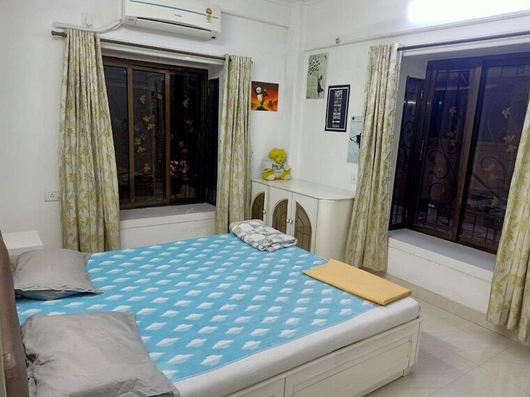 Bedroom, bandra west 1 Bedroom 500 Sq.Ft. Apartment In Bandra West Mumbai 10152213