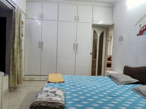 Bedroom in 1 BHK Apartment at Bandra West – for Rent