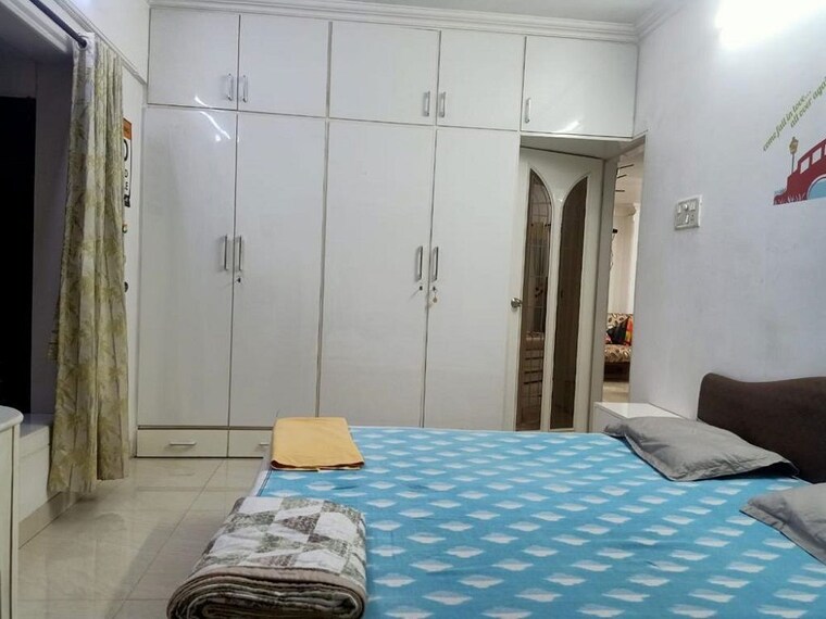 Bedroom, bandra west 1 Bedroom 500 Sq.Ft. Apartment In Bandra West Mumbai 10152213