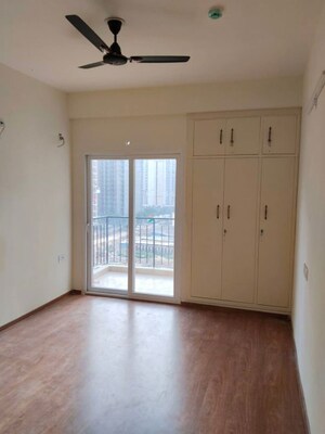 2 BHK Apartment For Rent in Amrapali Dream Valley, Tech Zone 4 Greater Noida