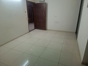Room in 2 BHK Apartment at Makarba – for Rent