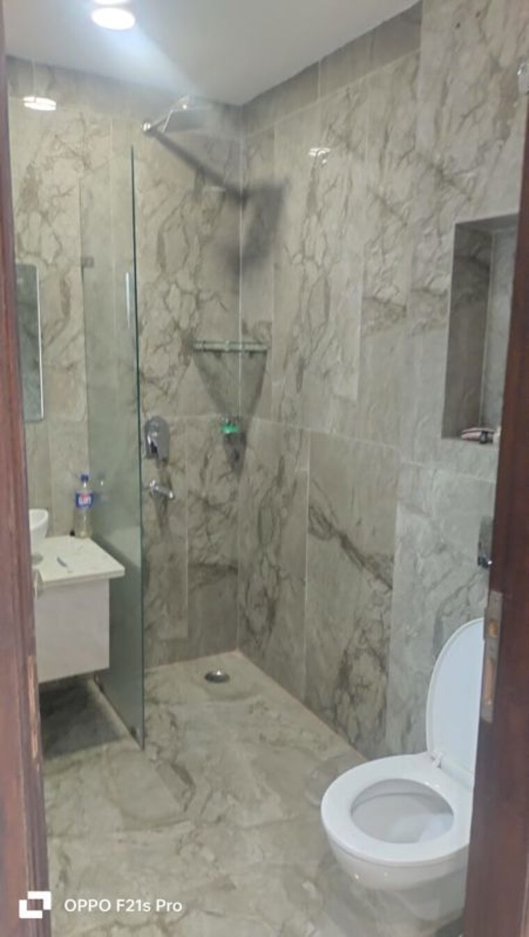 Bathroom, maya-homes 4 Bedroom 2400 Sq.Ft. Builder Floor In Indrapuram Ghaziabad 10152328