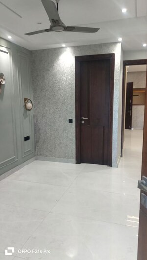 Room in 4 BHK Builder Floor at Maya Homes, Indrapuram – for Rent