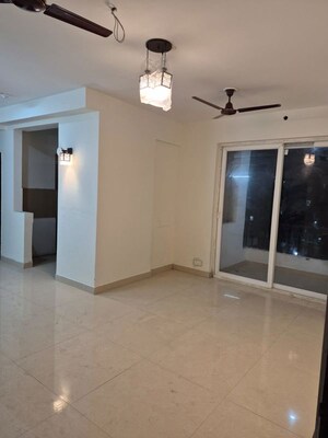 Room in 3 BHK Apartment at Amrapali Heartbeat City, Sector 107 – for Rent