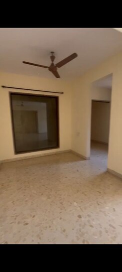 2 BHK Apartment For Rent in Swastik Regalia