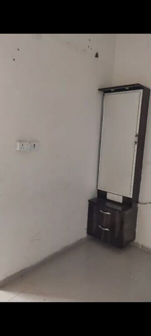 Furnished Amenities in 2 BHK Apartment at Adani Aangan, Sector 89a – for Rent
