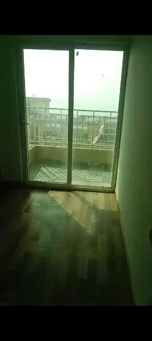 Room in 2 BHK Apartment at Migsun Roof, Raj Nagar Extension – for Sale