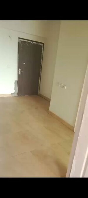 Room in 2 BHK Apartment at Migsun Roof, Raj Nagar Extension – for Sale