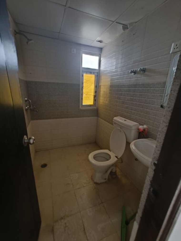 Bathroom, signature-global-orchard-avenue 2 Bedroom 543 Sq.Ft. Apartment In Sector 93 Gurgaon 10152352