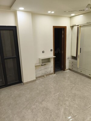 Room in 4 BHK Builder Floor at Maya Homes, Indrapuram – for Rent