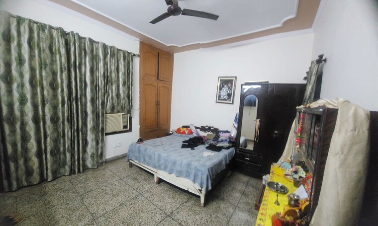 Bedroom, sector 18 2 Bedroom 130 Sq.Yd. Apartment In Sector 18 Faridabad 10152337