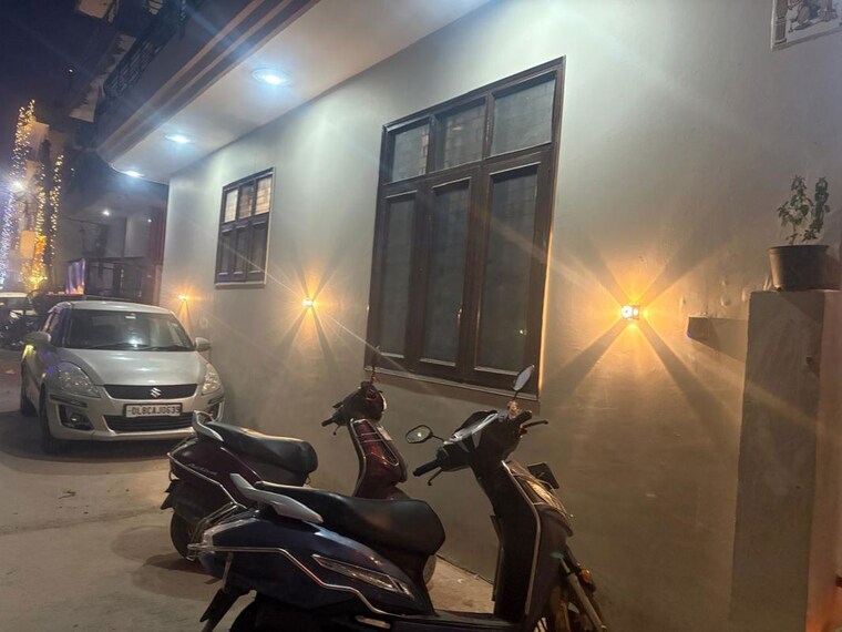  Parking, sector 18 2 Bedroom 130 Sq.Yd. Apartment In Sector 18 Faridabad 10152337