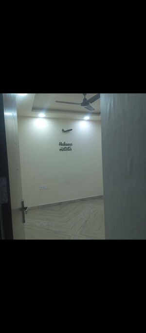 Room in 2 BHK Builder Floor at Shastri Nagar – for Rent