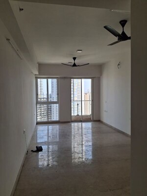 2 BHK Apartment For Rent in LnT Crescent Bay T3, Parel