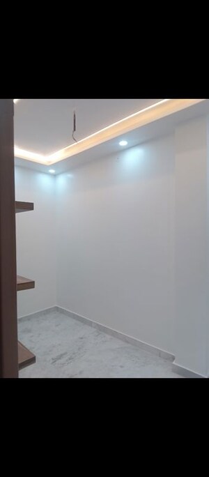 Room in 2 BHK Builder Floor at Shastri Nagar – for Rent