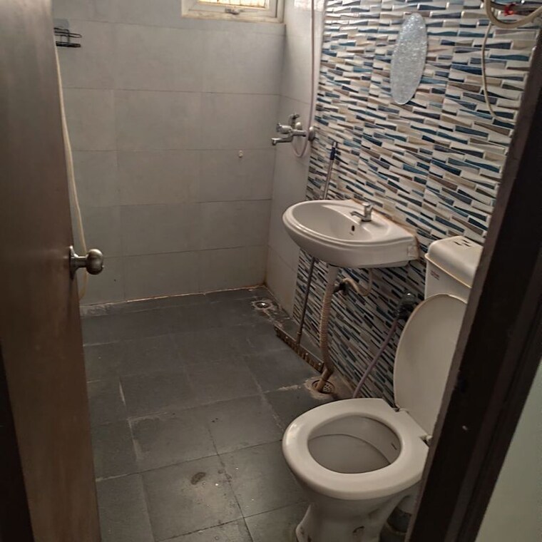 Bathroom, signature-global-the-roselia 2 Bedroom 670 Sq.Ft. Apartment In Sector 95a Gurgaon 10152486