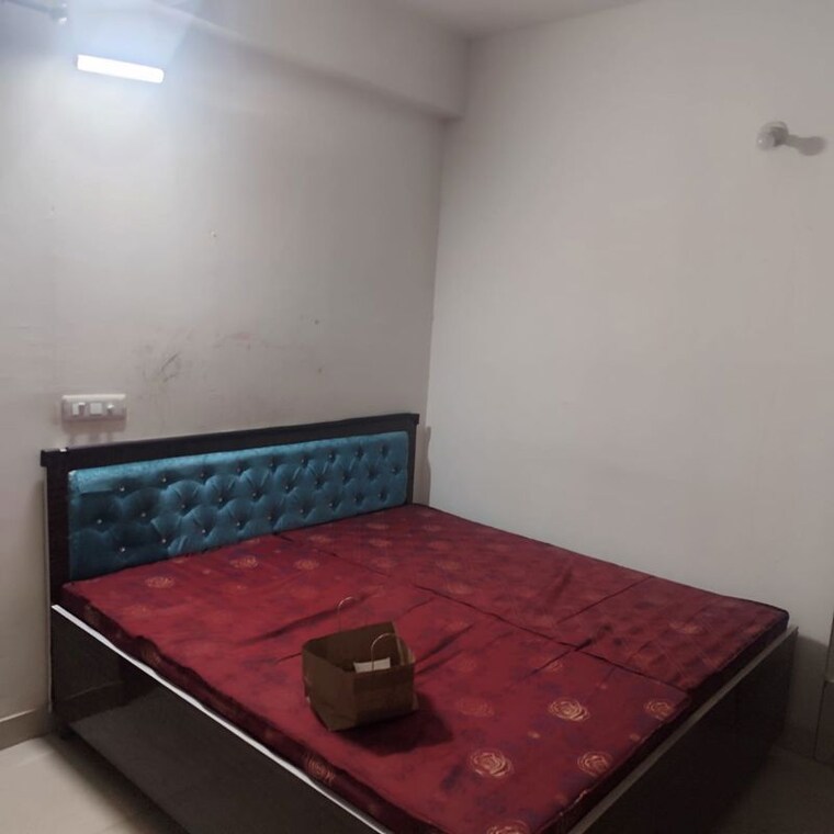 Bedroom, signature-global-the-roselia 2 Bedroom 670 Sq.Ft. Apartment In Sector 95a Gurgaon 10152486